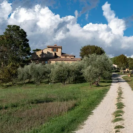 Podere La Paolina Farm stay Montefollonico